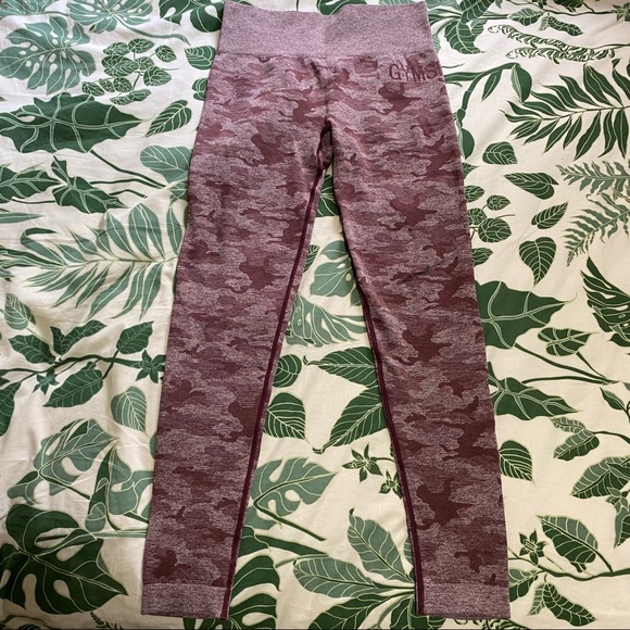 SOLD Gymshark Camo Leggings in Berry - Picture 3 of 9